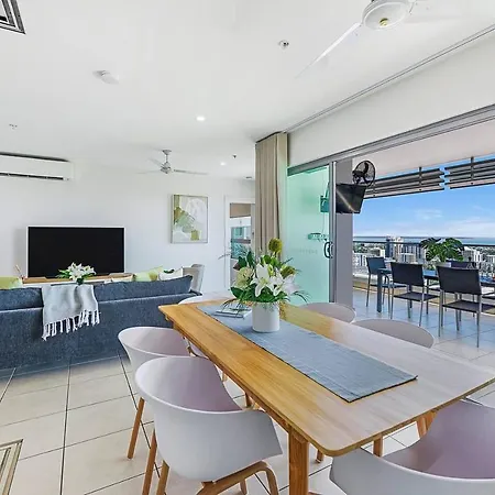 Crystal Waterfront - A Panoramic Balcony Haven Apartment Darwin Exterior photo