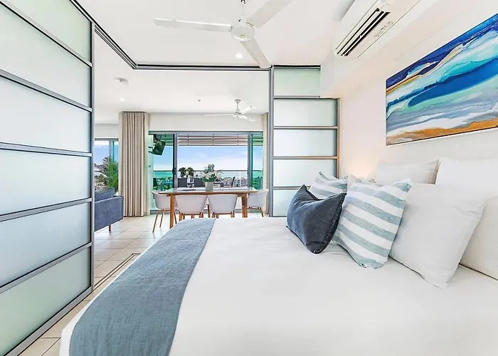 Crystal Waterfront - A Panoramic Balcony Haven