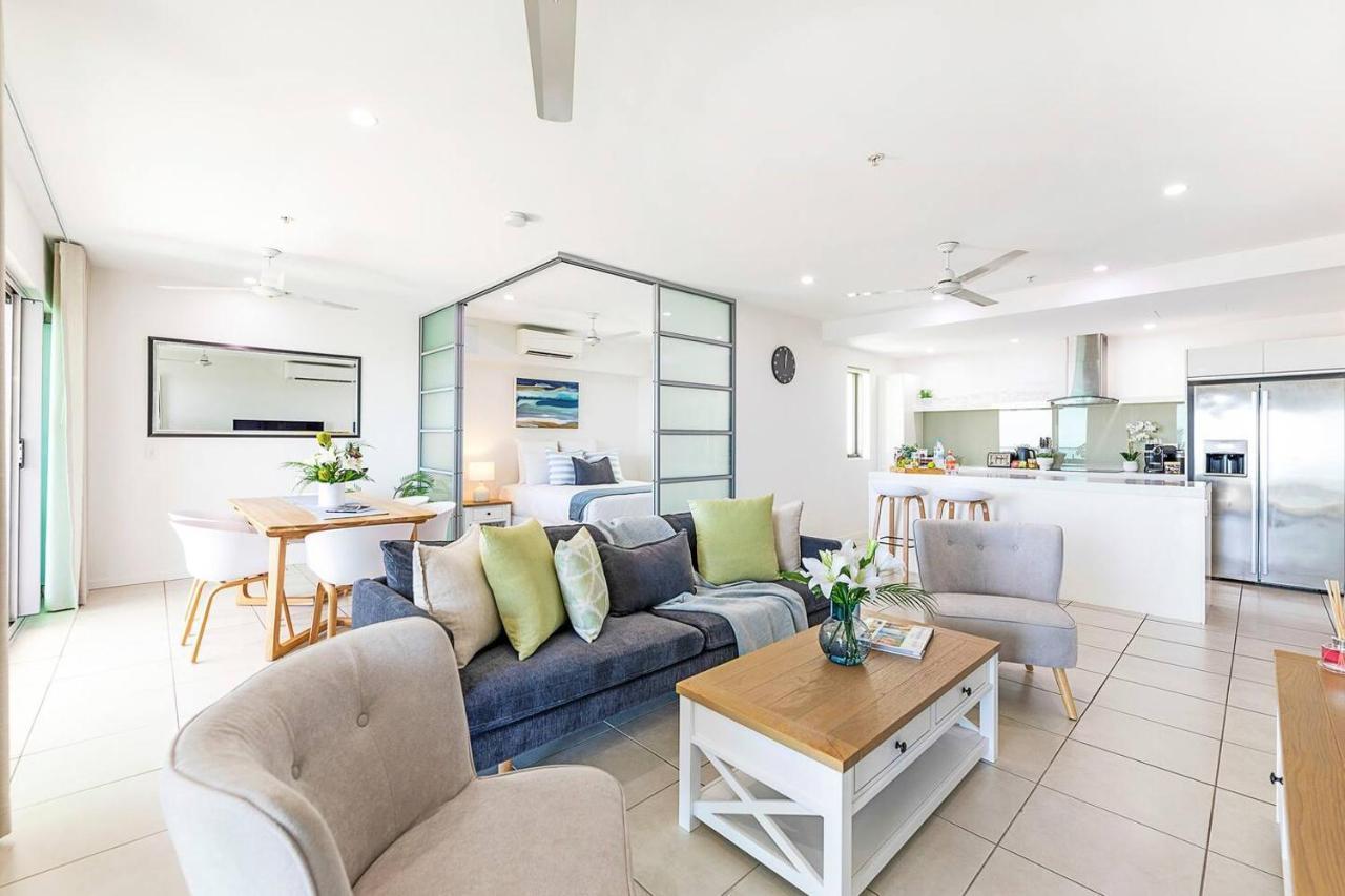 Apartment Crystal Waterfront - A Panoramic Balcony Haven Darwin
