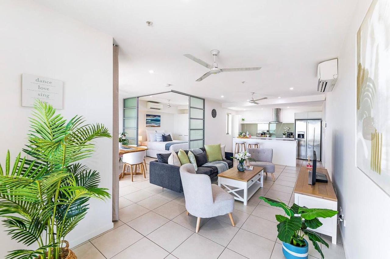 Apartment Crystal Waterfront - A Panoramic Balcony Haven Darwin