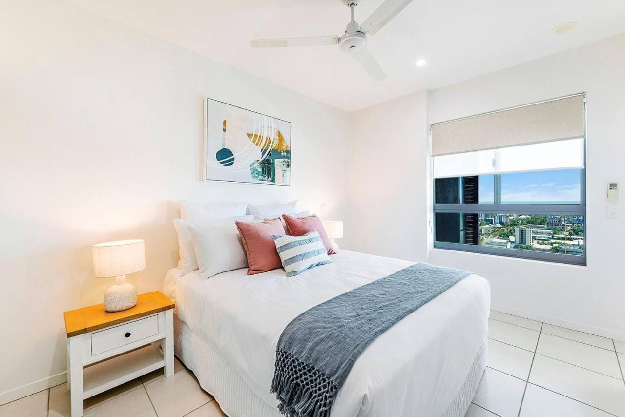 Crystal Waterfront - A Panoramic Balcony Haven Apartment Darwin